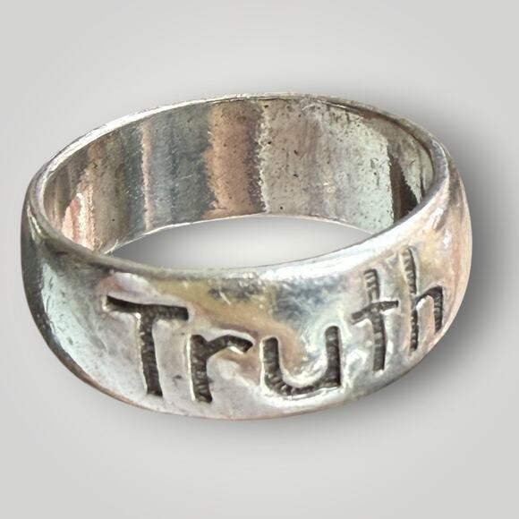 Sterling Jewelry - Vintage 925 Sterling Silver “Truth” Ring Size 6